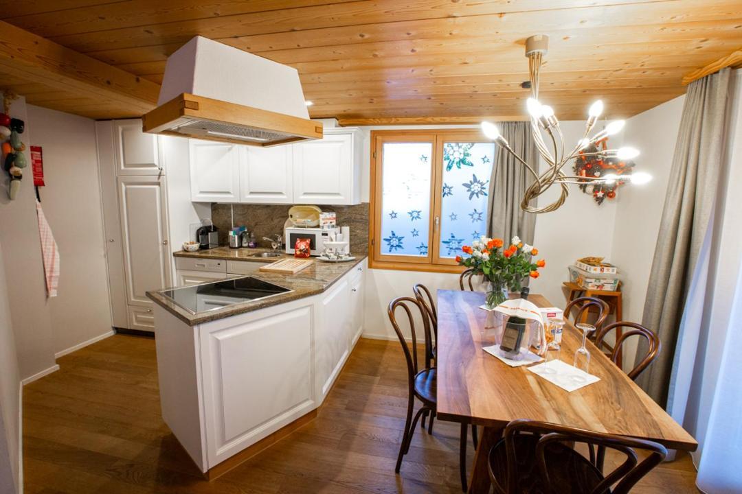 סארן Apartments Chalet Wirz Travel מראה חיצוני תמונה